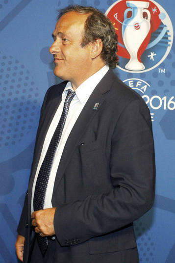 Um dos grandes jogadores da história da França, Platini atualmente ocupa o cargo de presidente da Uefa. Fora dos campos, a responsabilidade dele cresceu e muito, assim como a barriguinha Um dos grandes jogadores da história da França, Platini atualmente ocupa o cargo de presidente da Uefa. Fora dos campos, a responsabilidade dele cresceu e muito, assim como a barriguinha