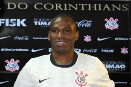 Dispensado por problema cardíaco, jogador detona o Corinthians