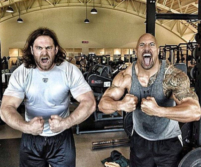 44. Esta foto é do norte-americano Dwayne Douglas Johnson, conhecido como 'The Rock' (A Rocha ou A Pedra, em tradução livre). Johnson é ex-lutador de MMA e lutador de wrestling profissional, cantor e ator. Esta foto recebeu 2,520,835 curtidas