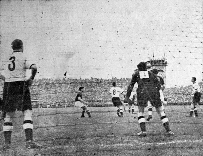 Vinte anos antes, a Hungria já havia apresentado um esquema semelhante. A velocidade era tão grande que, em 20 de junho de 1954, a Hungria fez 8 x 3 na forte Alemanha Ocidental. O jogo foi marcante, mas o resultado não ajudou muito a Hungria, pois foi conquistado na primeira fase. Na decisão, os alemães, apesar de pressionados o tempo inteiro, venceram por 3 x 2, com gol anulado de Puskas, e foram campeões. Situação semelhante aconteceu em 1974, quando na final, a Alemanha foi bi ao vencer a sensação Holanda por 2 x 1. 