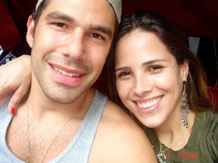 Wanessa e Marcus BuaizDepois de um tempo solteira, uma amiga da cantora resolveu dar aquele empurrãozinho. Ela armou um clássico encontro com os dois, que deu supercerto! O problema é que Wanessa chegou a desmaiar durante o primeiro beijo, de tão nervosa que estava. Porém, isso não fez o moço se afastar. Ela está grávida de seu segundo filho Wanessa e Marcus BuaizDepois de um tempo solteira, uma amiga da cantora resolveu dar aquele empurrãozinho. Ela armou um clássico encontro com os dois, que deu supercerto! O problema é que Wanessa chegou a desmaiar durante o primeiro beijo, de tão nervosa que estava. Porém, isso não fez o moço se afastar. Ela está grávida de seu segundo filho