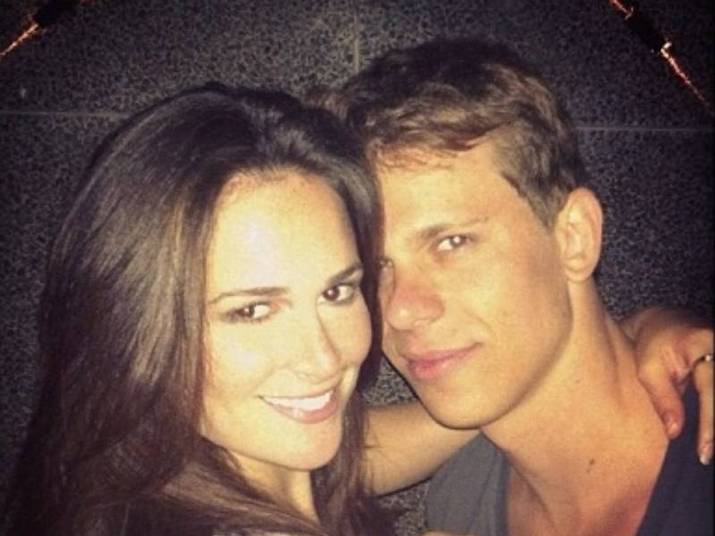 César Cielo e Priscila Machado O casal lindo se conheceu em uma balada no Rio. Eles ficaram e não foi coisa de uma noite só! Eles se reencontraram no sul e começaram a namorar logo depois César Cielo e Priscila Machado O casal lindo se conheceu em uma balada no Rio. Eles ficaram e não foi coisa de uma noite só! Eles se reencontraram no sul e começaram a namorar logo depois