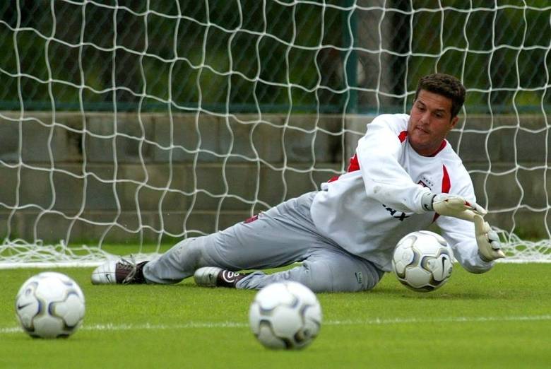 O goleirão Júlio César é Flamengo
de coração, clube que ele defendeu no início de carreira. — Cheguei lá com doze
anos. Será sempre a minha segunda casa