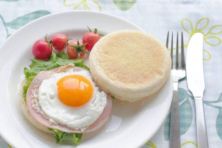 E que tal fritar um ovo e incrementar um sanduíche natural na madrugada? Clique aqui e aprenda a preparar!