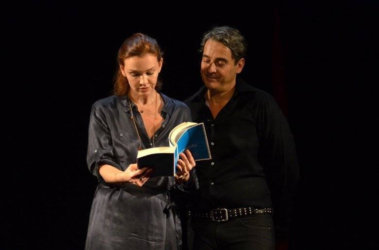 Alexandre Borges e Júlia Lemmertz Fofos demais! Júlia e Alê se conheceram há 20 anos, quando foram para romântico na novela Guerra Sem Fim, de 1993, da extinta TV Manchete Alexandre Borges e Júlia Lemmertz Fofos demais! Júlia e Alê se conheceram há 20 anos, quando foram para romântico na novela Guerra Sem Fim, de 1993, da extinta TV Manchete