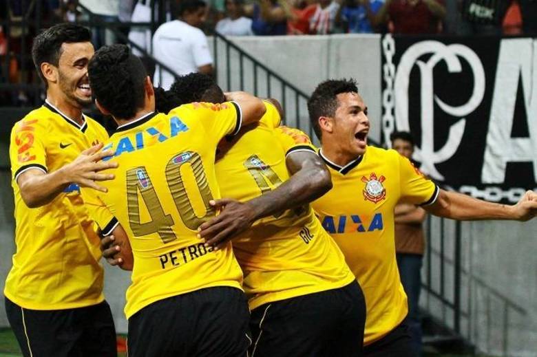 No Sul do País a atração é o Corinthians. Depois de se classificar com facilidade na Copa do Brasil no meio da semana, o Timão quer embalar diante de um das caçulas da elite nacional, a Chapecoense. O jogo será disputado a partir das 18h30, com transmissão da TV fechada