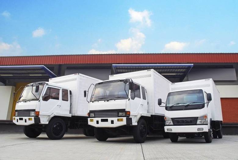 No interior de São Paulo, os interessados podem trabalhar como consultor de negócios, para atuar com a venda de caminhões, seguros, consórcios e soluções para transportes. Os cargos abertos — dois em Caçapava e um em Limeira — exigem o ensino médio completo e experiência em vendas de veículos pesados. Os selecionados terão remuneração mensal entre R$ 5.000 e R$ 6.000