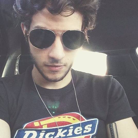 Chay Suede é o rei dos elogios no Instagram. Nas redes sociais, as fãs morrem de amores por ele, sempre exaltando o estilo do cantor