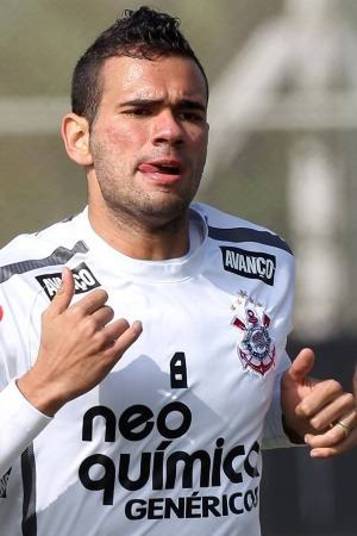 Zagueiro campeão da Libertadores pelo Corinthians passará por operação no cérebro