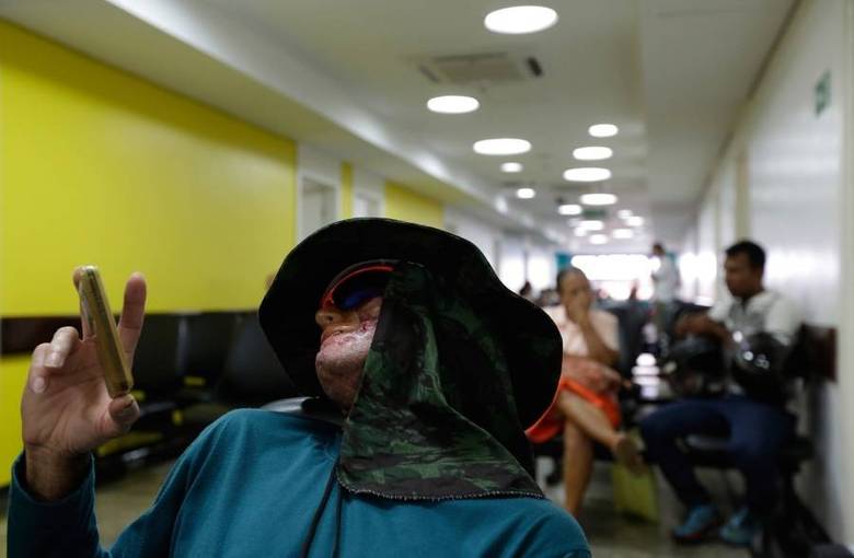 

Jardim conta que durante anos nenhum médico conseguiu
descobrir o problema deles. 
— Os médicos que eu fui disse que eu tinha uma
doença do sangue. Outros disseram que eu tinha um problema de pele. Mas nada
disse que eu tinha uma doença genética. Foi apenas em 2010 que a minha doença foi
diagnosticada corretamente