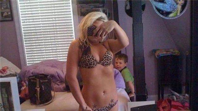 7zmlu5ypve 24f13f9f0a file Mamães sensualizam em selfies muito suspeitas