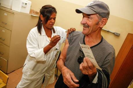 A partir desta segunda-feira (9), o novo público-alvo poderá receber a vacina contra o vírus influenza, causador da gripe