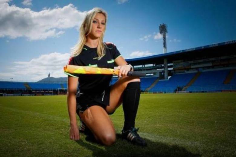 Vítima de uma declaração machista do diretor de futebol do Cruzeiro, Alexandre Mattos, Fernanda teve sua falha bem mais propagada do que erros parecidos ocorridos na mesma rodada, acredita Gonçalves:— O gol do Gabriel, do Santos, contra o Figueirense foi em flagrante impedimento. No sábado, o Lúcio fez um gol do Palmeiras no Goiás também impedido. O barulho foi muito menor