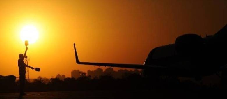 A meteorologia prevê sol alternado com pancadas de chuva e possíveis trovoadas no Distrito Federal para esta quinta-feira (26). A temperatura deve variar entre 19°C e 28°C e a umidade relativa do ar vai ficar entre 48% e 84%