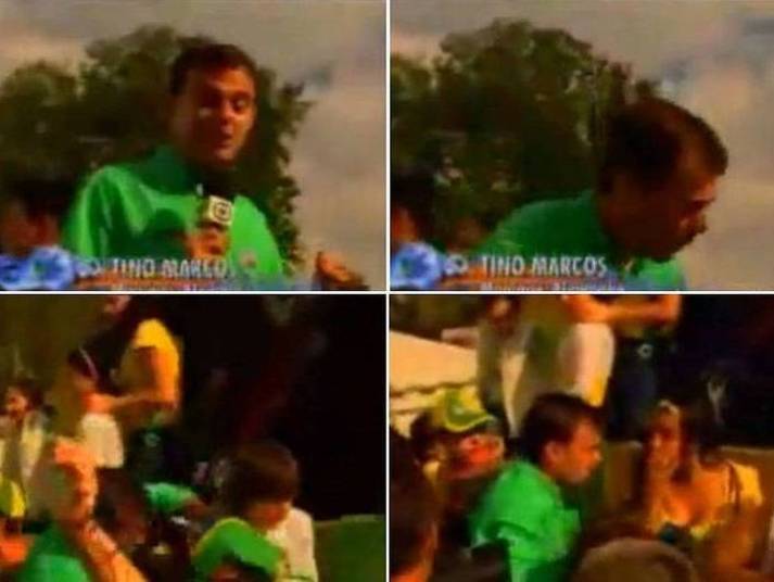 Tino Marcos também tomou um capote daqueles! O jornalista caiu de cima de um caminhão, e em meio a uma galera, levando com ele um garotinho. O microfone, que continuou ligado, capturou a preocupação e o desespero do jornalista. “Ai meu Deus, desculpa. Machucou?” Hahaha! Tino Marcos também tomou um capote daqueles! O jornalista caiu de cima de um caminhão, e em meio a uma galera, levando com ele um garotinho. O microfone, que continuou ligado, capturou a preocupação e o desespero do jornalista. “Ai meu Deus, desculpa. Machucou?” Hahaha!