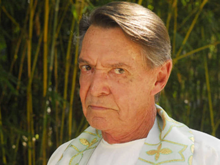 John HerbertO ator, que ficou famosos por suas atuações em novelas como Que Rei Sou Eu? (1989), A Viagem (1994) e Cabocla (2004), morreu em 2011. Ele teve enfisema pulmonar aos 81 anos