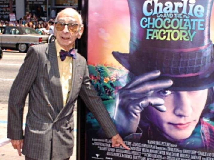 David KellyO ator britânico David Kelly foi o famoso e fofo avô de Charlie na refilmagem de A Fantástica Fábrica de Chocolate (2005), de Tim Burton. Ele morreu em 2012 aos 82 anos