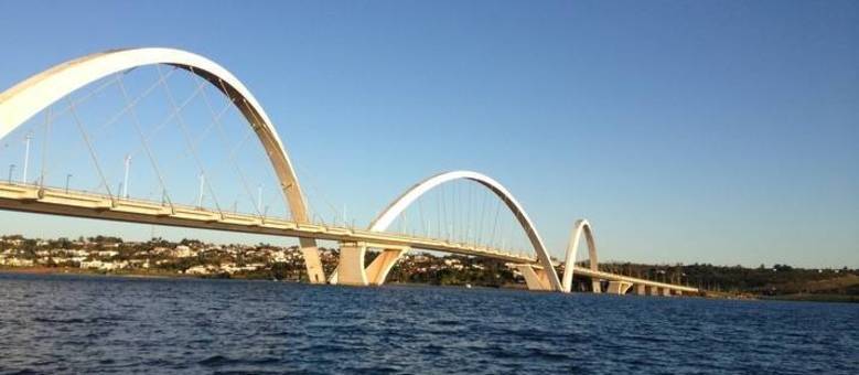 O tempo nesta quinta-feira (22) terá predomínio de sol e pouca variação de nuvens. A temperatura máxima pode chegar a 36ºC e a mínima pode ser de 20ºC. A umidade relativa do ar varia entre 12% e 28%