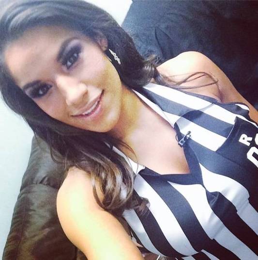Ela rompeu os ligamentos de três partes do joelho (lateral, anterior e médio). O chefão do UFC, Dana White, avaliou o caso como o mais terrível da história.— O que aconteceu com Julianna Peña em sua 'academia' foi a coisa mais terrível que eu já ouvi. A décima colocada do ranking do UFC está afastada por dois anos. Deixe essa academia agora!
