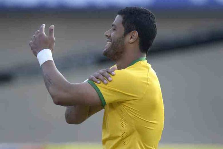 Hulk foi o responsável por marcar o terceiro gol do time canarinho! O atacante recebeu um passe de calcanhar do craque Neymar...