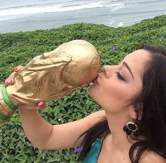 Em 2011, a gata prometeu que posaria nua se o Paraguai vencesse a Copa América daquele ano