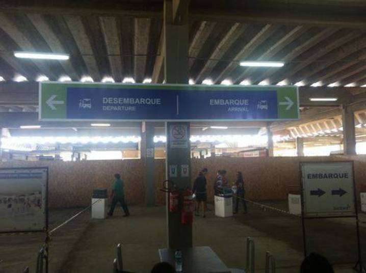 Trocaram as bolas! 'Departure' quer dizer 'embarque' e 'Arrival'
significa desembarque. Tá fácil ser gringo no Brasil em época de Copa Trocaram as bolas! 'Departure' quer dizer 'embarque' e 'Arrival'
significa desembarque. Tá fácil ser gringo no Brasil em época de Copa