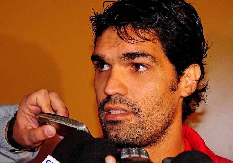 Fernandão tinha 36 anos e é um dos maiores ídolos da história do Internacional. O jogador tinha uma fazenda na região de Aruanã, no interior de Goiás, e costumava frequentar o local sempre