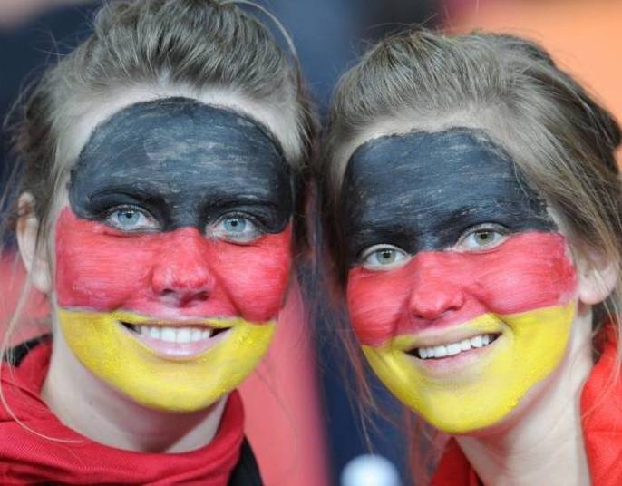 Elas não poderiam faltar! As alemãs gostam muito de futebol e são belas