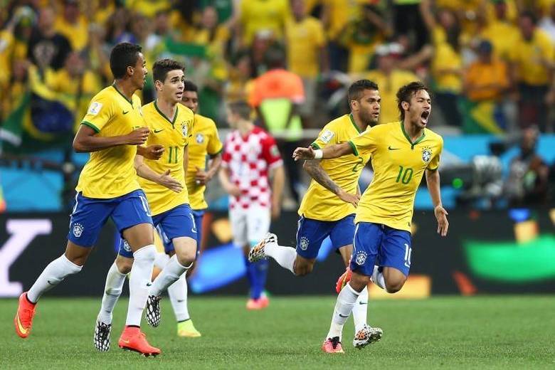 O gol de Neymar estava amadurecendo. Com um chute de fora da área, o camisa 10 empatou o jogo para a seleção brasileira