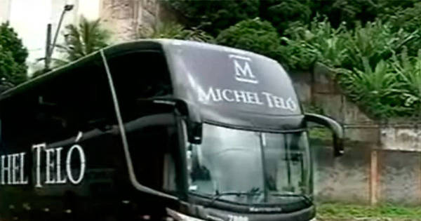 Ônibus de Michel Teló é apreendido na capital baiana - R7