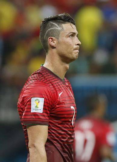 Por conta disso, o gajo poderá dar adeus a Copa do Mundo mais cedo, nesta quinta-feira (26). A seleção de Portugal encara Gana precisando de uma vitória maiúscula e torcer para a Alemanha bater o time dos Estados Unidos. Veja outros craques que sofreram com isso a seguir