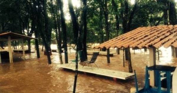 Chuva volta a atingir SC e deixa famílias desalojadas e rodovias ... - R7