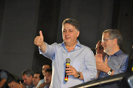 Garotinho promete rediscutir dívida do estado com governo federal