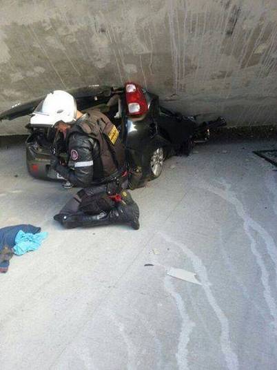 Um Uno foi esmagado pela estrutura