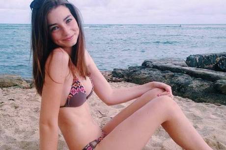 Sete meses após a morte do pai, filha de Paul Walker volta a publicar fotos em rede social