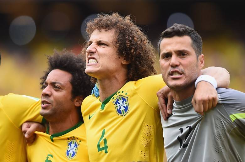 Negociado pelo Chelsea durante a Copa
do Mundo por 49,5 milhões de euros (R$ 148 milhões), o novo defensor do PSG
tornou-se o zagueiro mais caro do planeta e neste período adquiriu um papel de
destaque dentro e fora da seleção