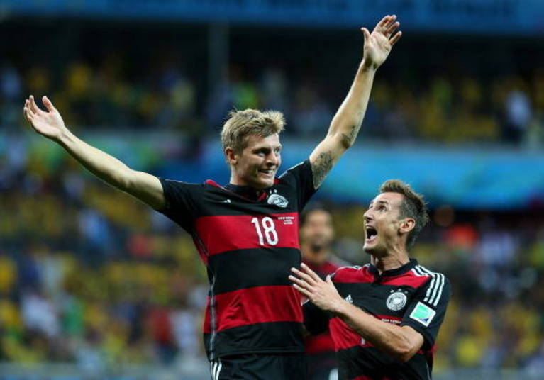 Toni Kross fez o terceiro e transformou o jogo em uma verdadeira tragédia 