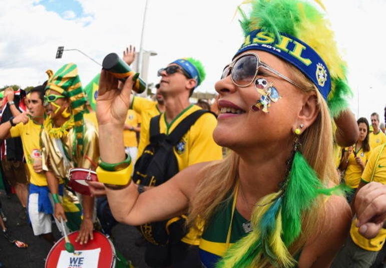  Os torcedores chegaram muito animados e a alegria tomou conta do Mineirão
