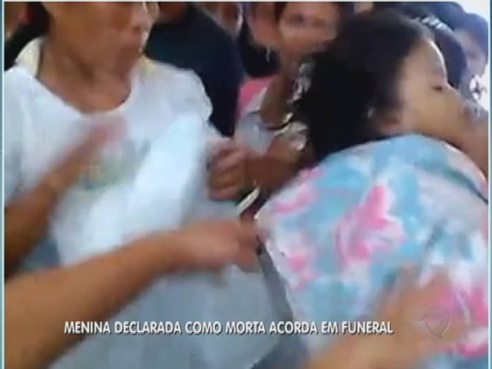Segundo Reinaldo Gottino, a menina foi levada para uma clínica e passa bem+ Clique aqui e veja a reportagem completa sobre o assunto!