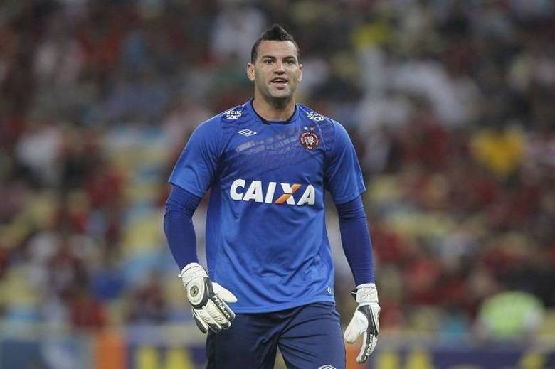 Outro do Furacão, Weverton já mostrou grande potencial na equipe paranaense. Revelado pelo Corinthians, o goleiro de 26 anos pode ser uma boa aposta