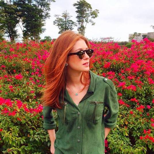 4) Marina Ruy BarbosaA atriz ganhou antipatia de muita gente depois da polêmica com sua personagem na novela Amor À Vida. Já que vivia uma garota com câncer, Marina teria que raspar os cabelos para mostrar os efeitos da quimioterapia, mas se recusou por vaidade. O caso pegou muito mal, já que entidades ligadas a dar apoio a pessoas com a doença se pronunciaram dizendo que Marina prestou um desserviço ao se recusar, pois poderia dar um grande exemplo a quem sofre de que tudo pode ficar bem. Além disso, Marina recebe constantes críticas por sua postura de 'menina mimada' e por ser esnobe nos bastidores