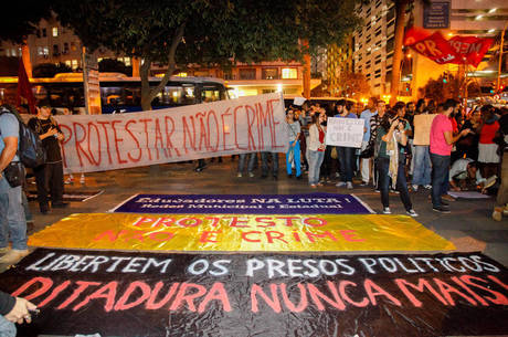 Ativistas organizaram um protesto nesta terça e cobraram a liberdade de todos os presos na operação Firewall 2