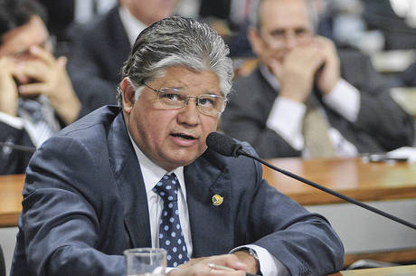 Ex-vice governador de Minas e ex-senador é réu do mensalão mineiro
