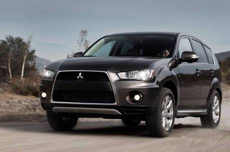 Mitsubishi Outlander: falhas nos sistemas de direção e câmbio