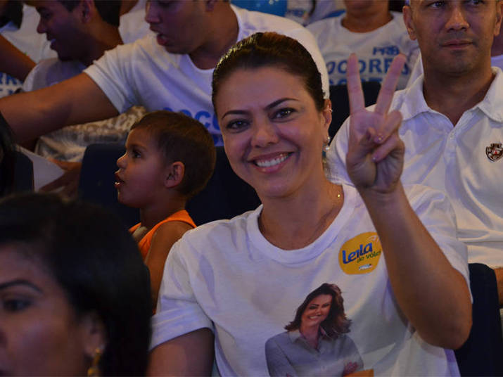 Leila Gomes de Barros Rêgo, conhece? A Leila do Vôlei é candidata a deputada distrital no Distrito Federal pelo PRB. Ela declarou um patrimônio de quase R$ 1,5 milhão e tem na garagem um carro popular