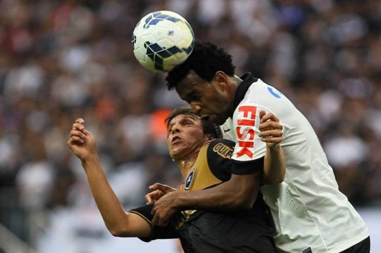 5. A zaga do Corinthians está entre as três melhores do Campeonato Brasileiro. Formada por Gil e Cléber, o setor recebeu ainda o reforço de Anderson Martins