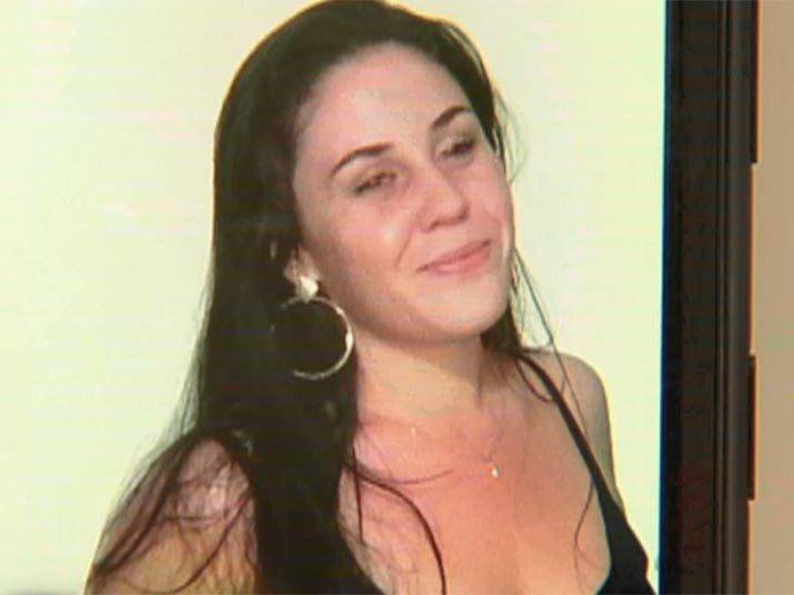 Natalia Fernandes Ferreira da Silva, de 20 anos, foi encontrada morta na casa do namorado, no Parque São Lucas, zona leste de São Paulo. De acordo com os investigadores, o namorado é o assassino da jovem. Assista ao vídeo!