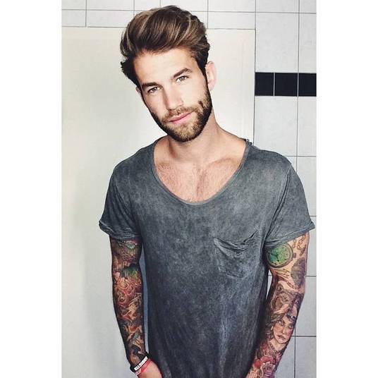 Além de ser modelo, Andre Hamann também é sócio de uma marca de roupas, a Haze and Glory