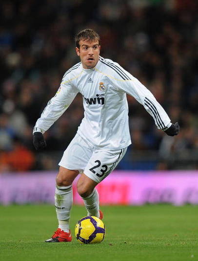 Vindo do Hamburgo, o holandês Van Der Vaart foi contratado por R$ 39 milhões e anotou alguns golaços durante a sua passagem 