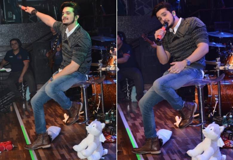 Luan Santana se apresentou na casa noturna Wood's, em São Paulo, somente para algumas fãs, sorteadas em uma promoção da central de fãs do cantor. O encontro já faz parte da agenda do ídolo teen, que adora o contato mais próximo com as tietes.— Nos momentos tristes e felizes da minha carreira meus fãs
estão comigo e esse encontro é para comemorar tudo o que conquistamos juntos